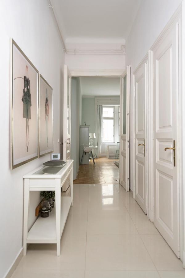 Jettsetter Luxury Apartment By Andrassy Ave & Opera Budapeste Exterior foto